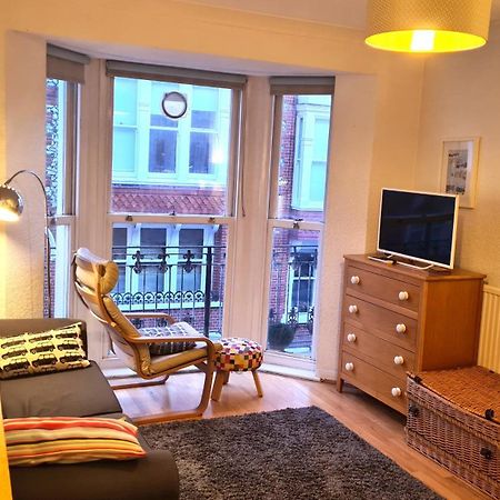 Burlington Beach Apartments Brighton Екстер'єр фото