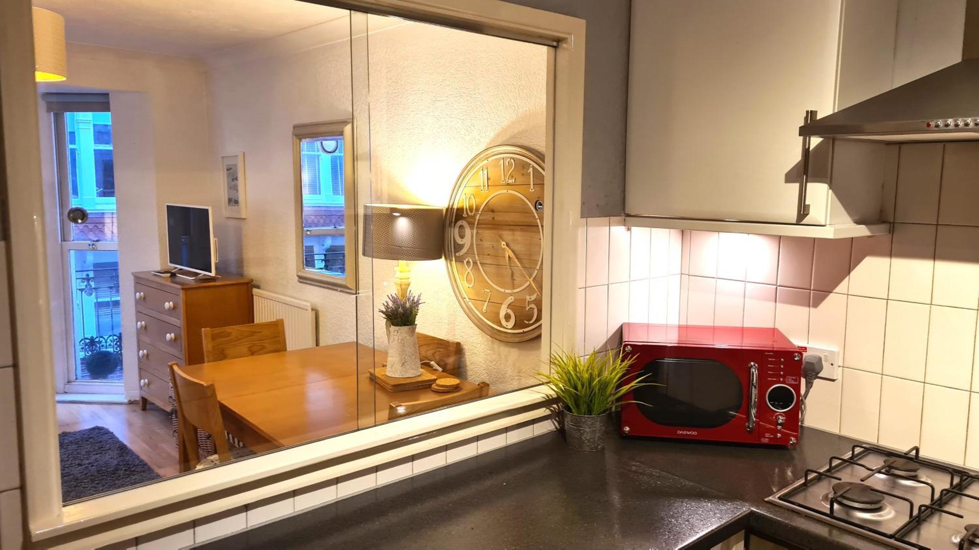 Burlington Beach Apartments Brighton Екстер'єр фото