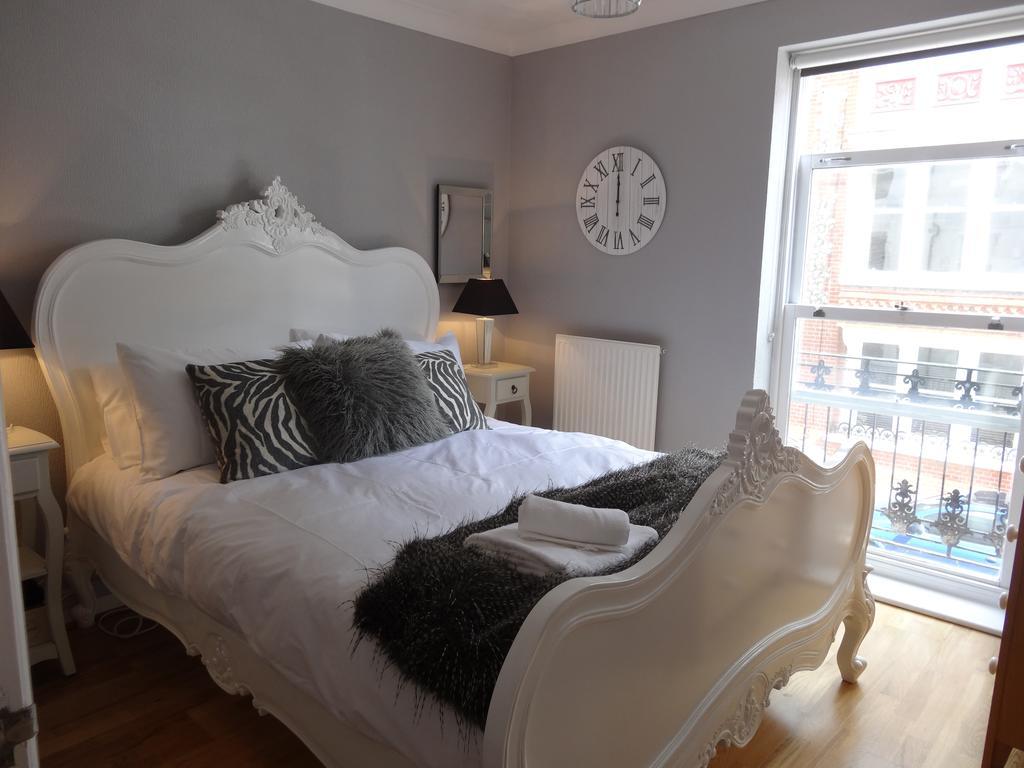 Burlington Beach Apartments Brighton Екстер'єр фото