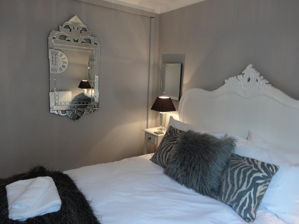 Burlington Beach Apartments Brighton Екстер'єр фото