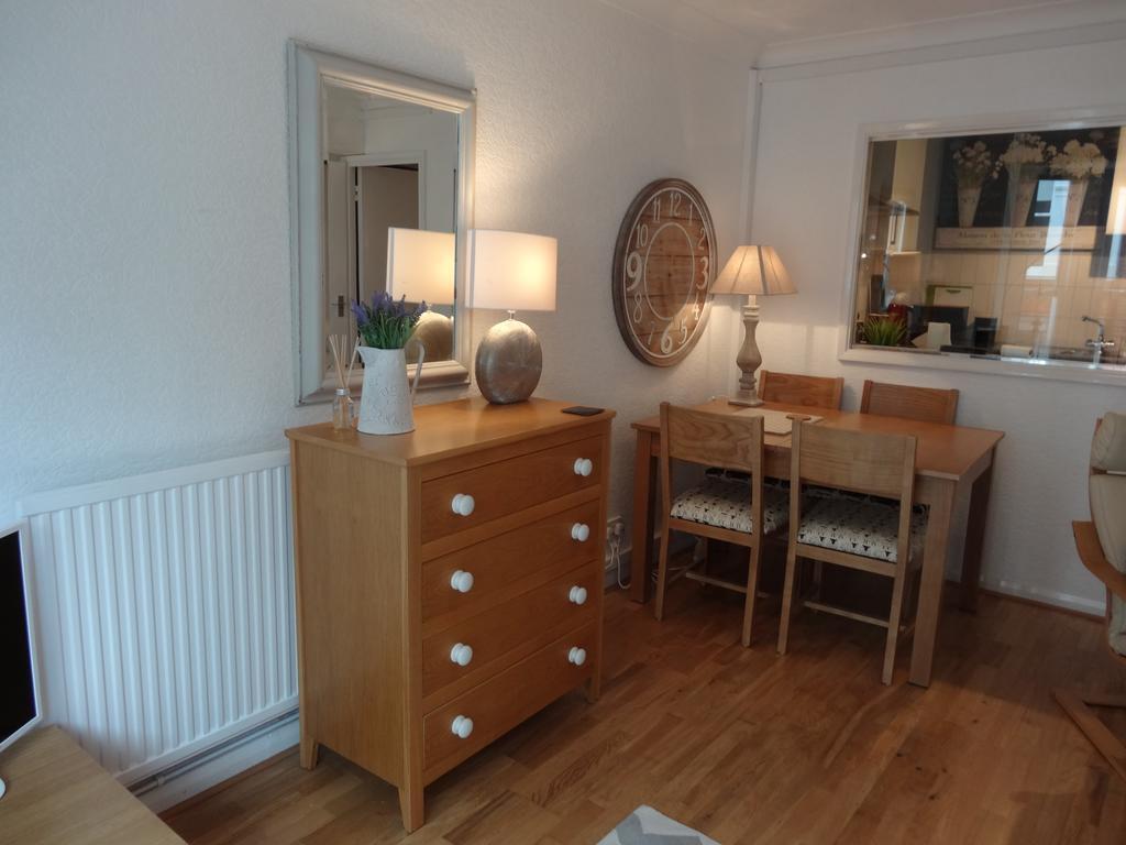 Burlington Beach Apartments Brighton Екстер'єр фото