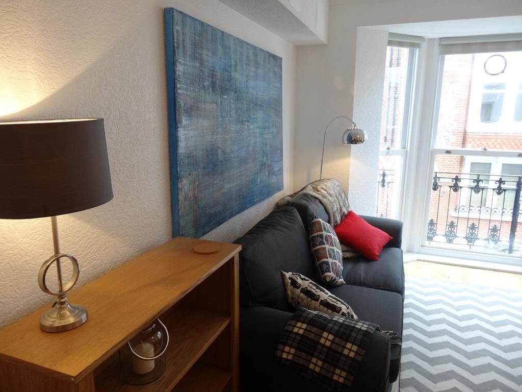 Burlington Beach Apartments Brighton Екстер'єр фото