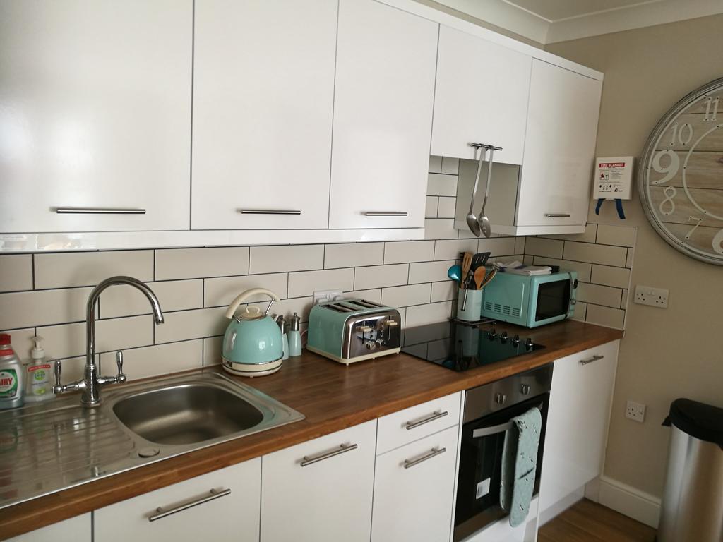 Burlington Beach Apartments Brighton Екстер'єр фото
