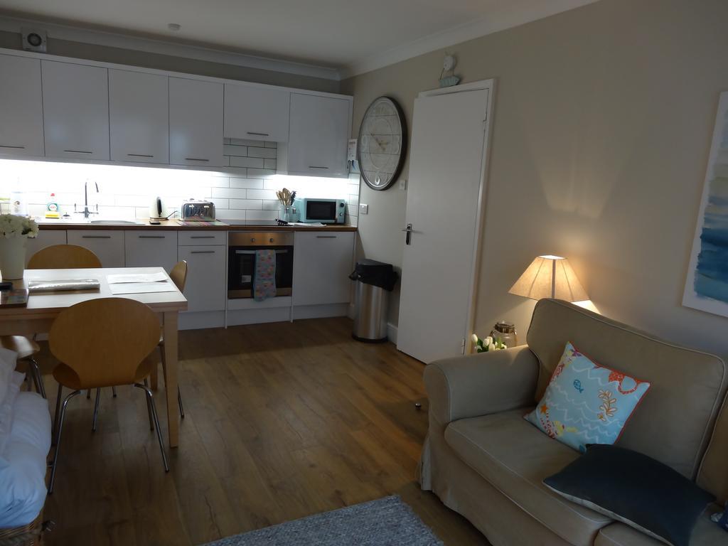Burlington Beach Apartments Brighton Екстер'єр фото